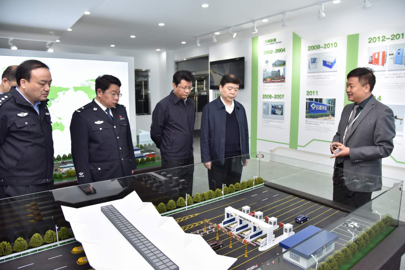 熱烈歡迎無錫市領導謝曉軍攜隊蒞臨日聯(lián)科技指導工作！